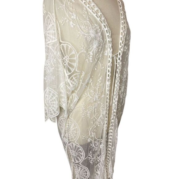 CAL STYLE Boutique Lace Embroidered Kimono, Large - Picture 7 of 13